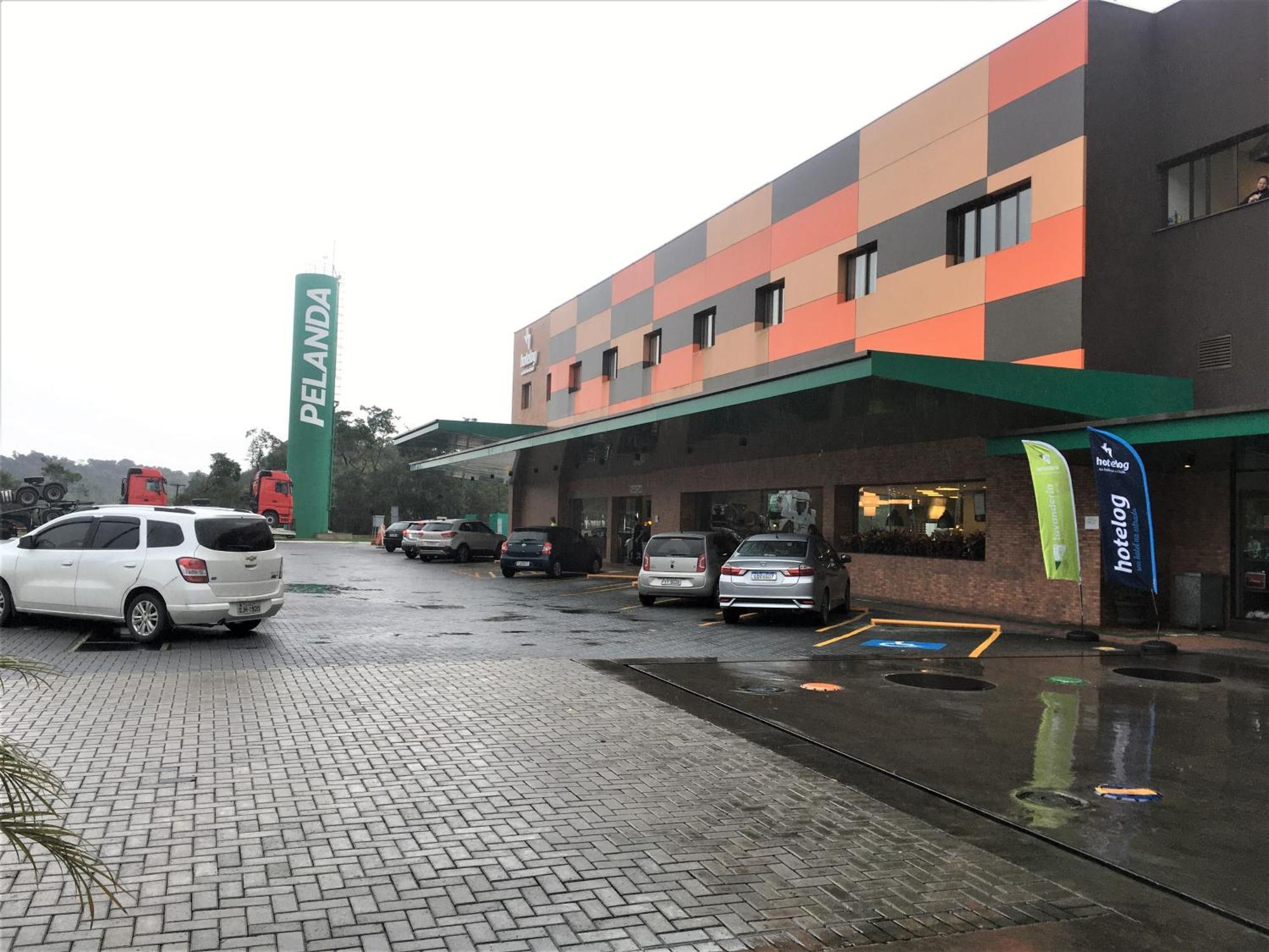 Hotelog Campina Grande do Sul Exteriör bild